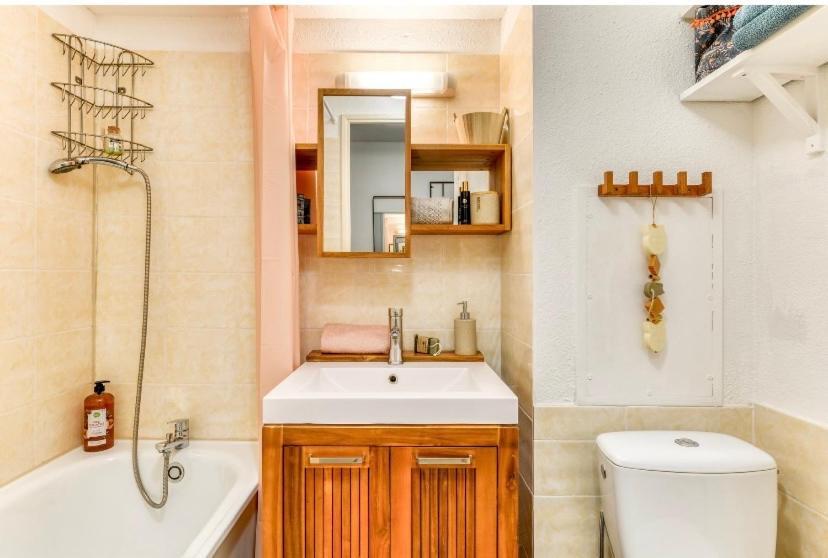 Studio Les Regates Avec Loggia Et Parking Gratuit Plage Du Grazel Gruissan Bagian luar foto